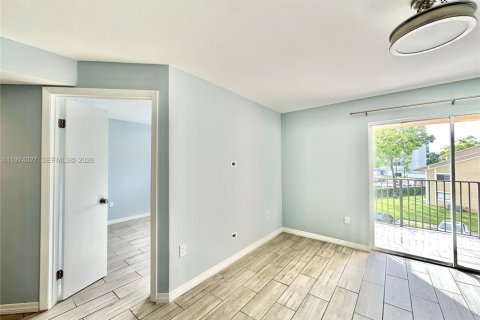 Снять в аренду кондоминиум в Пемброк-Пайнс, Флорида 2 спальни, 81.85м2, № 2033701 - фото 15