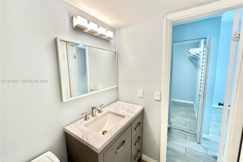 Снять в аренду кондоминиум в Пемброк-Пайнс, Флорида 2 спальни, 81.85м2, № 2033701 - фото 19