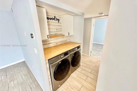 Снять в аренду кондоминиум в Пемброк-Пайнс, Флорида 2 спальни, 81.85м2, № 2033701 - фото 13