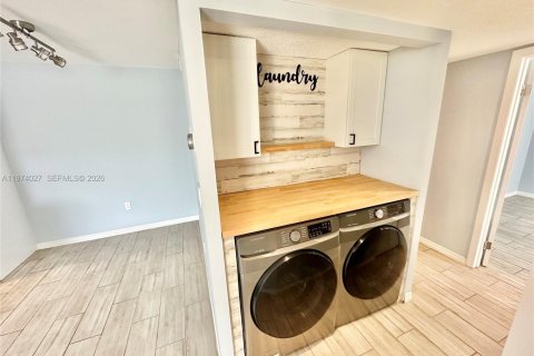 Снять в аренду кондоминиум в Пемброк-Пайнс, Флорида 2 спальни, 81.85м2, № 2033701 - фото 12