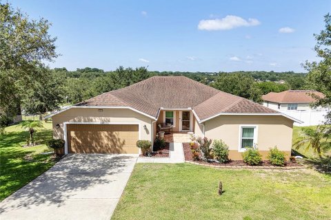 Casa en venta en Apopka, Florida, 3 dormitorios, 198.9 m2 № 2167667 - foto 2