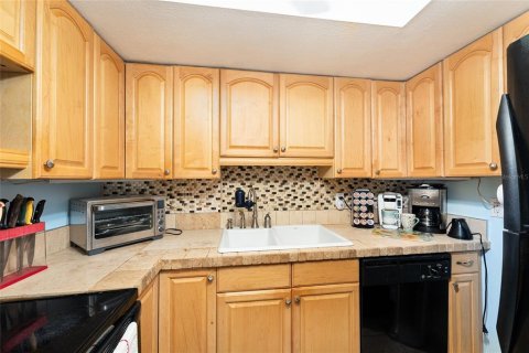 Condo in Ocala, Florida, 2 bedrooms  № 2214193 - photo 14