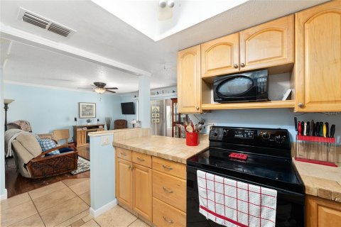 Condo in Ocala, Florida, 2 bedrooms  № 2214193 - photo 15
