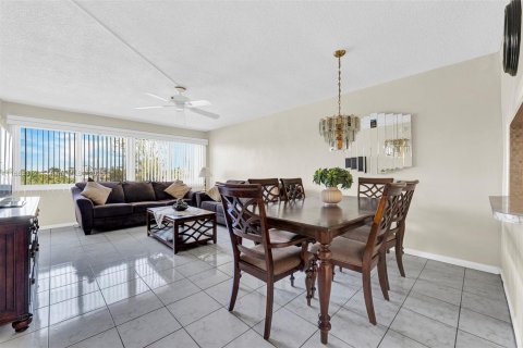Condo in Hallandale Beach, Florida, 1 bedroom  № 2089726 - photo 14