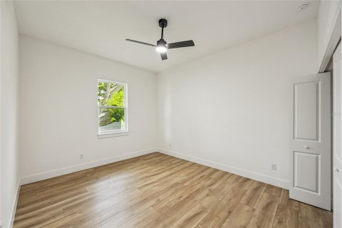 House in Dade City, Florida 4 bedrooms, 218.41 sq.m. № 1834872 - photo 18