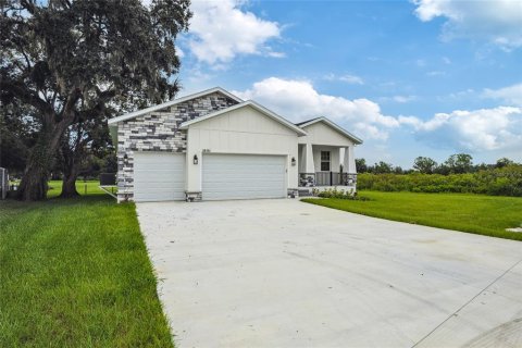 House in Dade City, Florida 4 bedrooms, 218.41 sq.m. № 1834872 - photo 2