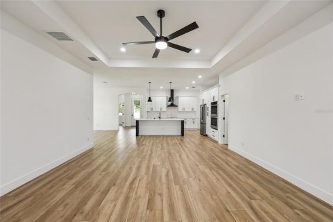House in Dade City, Florida 4 bedrooms, 218.41 sq.m. № 1834872 - photo 10