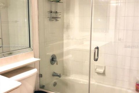 Condo in Doral, Florida, 3 bedrooms  № 1918980 - photo 6