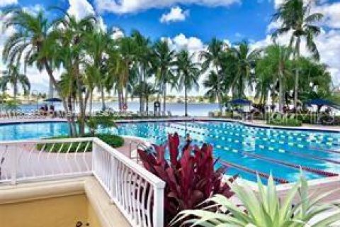 Condo in Doral, Florida, 3 bedrooms  № 1918980 - photo 23