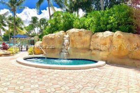 Condo in Doral, Florida, 3 bedrooms  № 1918980 - photo 27