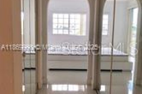 Condo in Doral, Florida, 3 bedrooms  № 1918980 - photo 19