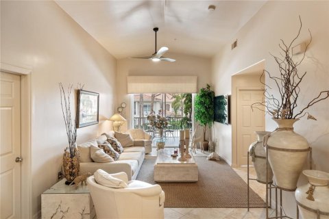 Condo in Sarasota, Florida, 2 bedrooms  № 1679502 - photo 13