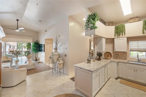 Condo in Sarasota, Florida, 2 bedrooms  № 1679502 - photo 8
