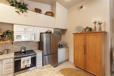 Condo in Sarasota, Florida, 2 bedrooms  № 1679502 - photo 12