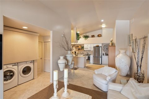 Condo in Sarasota, Florida, 2 bedrooms  № 1679502 - photo 17