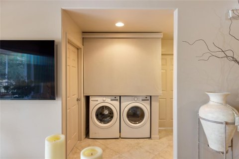 Condo in Sarasota, Florida, 2 bedrooms  № 1679502 - photo 18