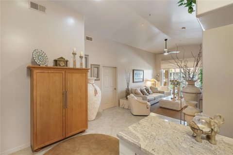 Condo in Sarasota, Florida, 2 bedrooms  № 1679502 - photo 9