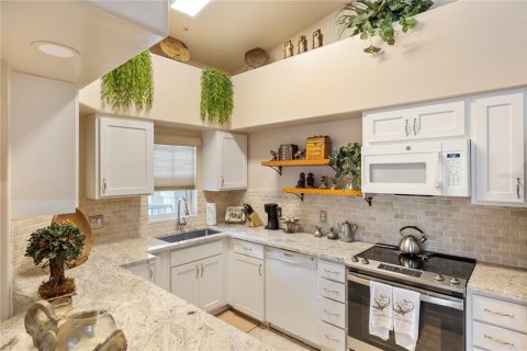 Condo in Sarasota, Florida, 2 bedrooms  № 1679502 - photo 7