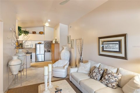 Condo in Sarasota, Florida, 2 bedrooms  № 1679502 - photo 16