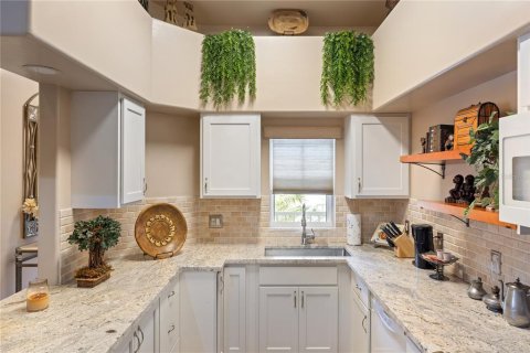 Condo in Sarasota, Florida, 2 bedrooms  № 1679502 - photo 10