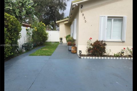 Villa ou maison à Miami, Floride 4 chambres, 131.92 m2 № 2084930