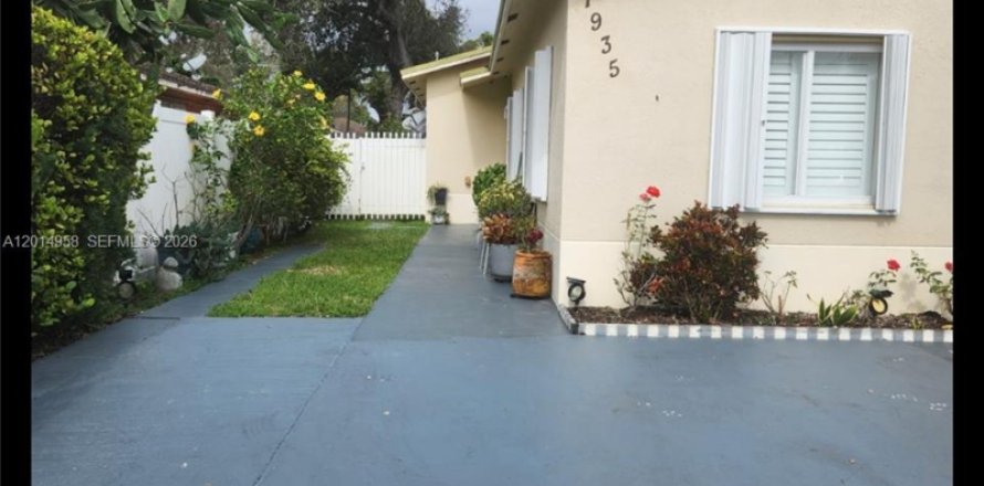 Villa ou maison à Miami, Floride 4 chambres, 131.92 m2 № 2084930