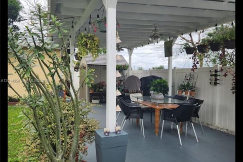 Villa ou maison à louer à Miami, Floride: 4 chambres, 131.92 m2 № 2084930 - photo 7