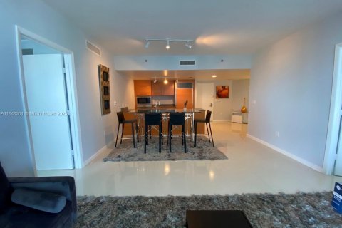 Apartamento en alquiler en Miami, Florida, 2 dormitorios, 108.42 m2 № 1936656 - foto 21