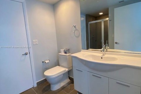 Apartamento en alquiler en Miami, Florida, 2 dormitorios, 108.42 m2 № 1936656 - foto 10