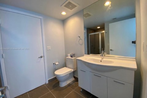 Apartamento en alquiler en Miami, Florida, 2 dormitorios, 108.42 m2 № 1936656 - foto 11