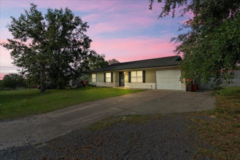 House in Ocala, Florida 3 bedrooms, 115.76 sq.m. № 1775005 - photo 1