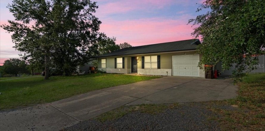 House in Ocala, Florida 3 bedrooms, 115.76 sq.m. № 1775005