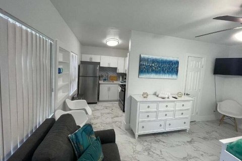 Квартира в Бока-Ратон, Флорида 3 комнаты, 55.74м2 № 2175821