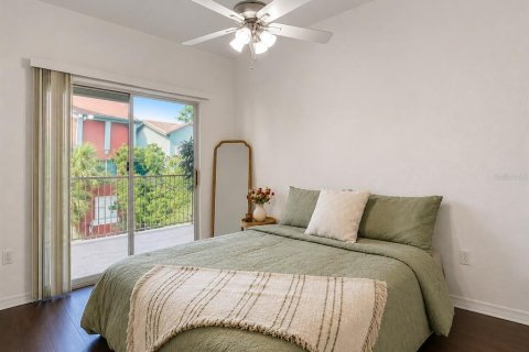 Condo in Tampa, Florida, 3 bedrooms  № 2225944 - photo 11