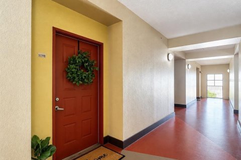 Condo in Tampa, Florida, 3 bedrooms  № 2225944 - photo 2