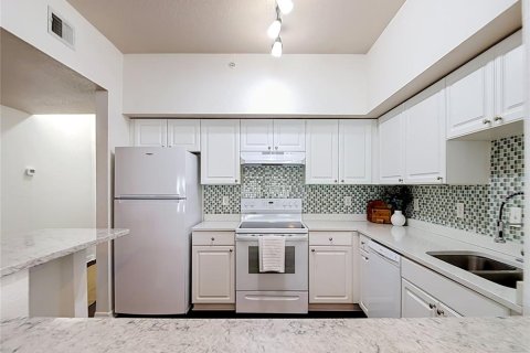 Condo in Tampa, Florida, 3 bedrooms  № 2225944 - photo 6