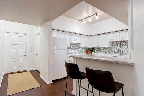 Condo in Tampa, Florida, 3 bedrooms  № 2225944 - photo 3