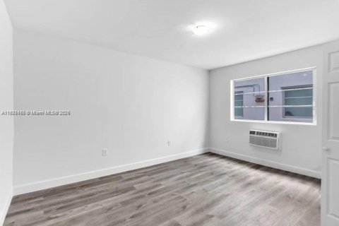 Copropriété à louer à Miami Beach, Floride: 1 chambre, 61.32 m2 № 1945004 - photo 11