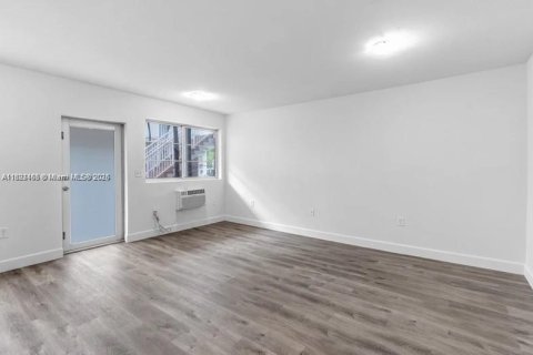 Copropriété à louer à Miami Beach, Floride: 1 chambre, 61.32 m2 № 1945004 - photo 9
