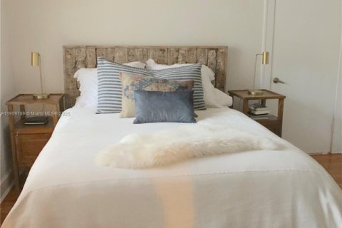 Villa ou maison à louer à Coral Gables, Floride: 3 chambres, 197.32 m2 № 1965456 - photo 15