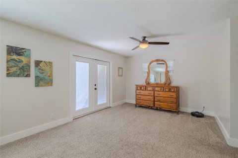 House in Land O' Lakes, Florida 4 bedrooms, 227.33 sq.m. № 1853765 - photo 7