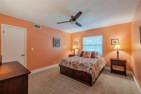 House in Land O' Lakes, Florida 4 bedrooms, 227.33 sq.m. № 1853765 - photo 30
