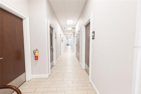 Immobilier commercial à vendre à The Villages, Floride: 998.7 m2 № 2398693 - photo 17