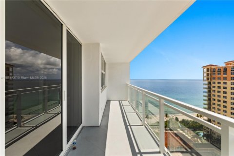 Condominio en venta en Hallandale Beach, Florida, 2 dormitorios, 115.94 m2 № 1942017 - foto 1