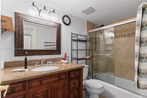 Condominio en venta en Hallandale Beach, Florida, 2 dormitorios, 115.94 m2 № 1942017 - foto 20