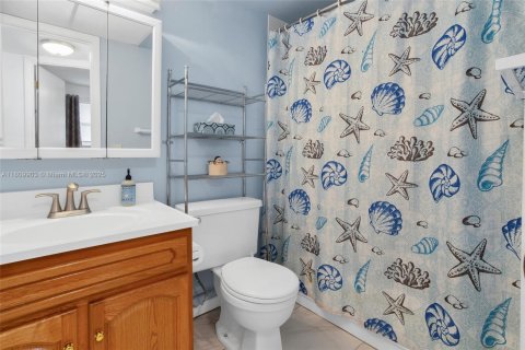 Condo in Sunrise, Florida, 2 bedrooms  № 1870032 - photo 11