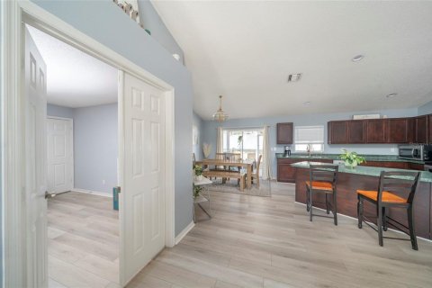 House in Mascotte, Florida 3 bedrooms, 173.73 sq.m. № 1855852 - photo 20
