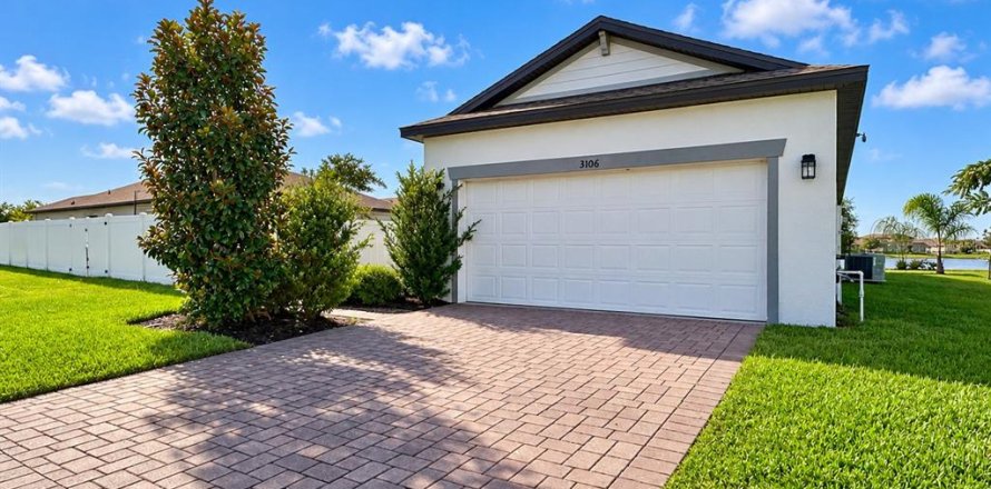 Villa ou maison à New Smyrna Beach, Floride 4 chambres, 149.57 m2 № 2419210