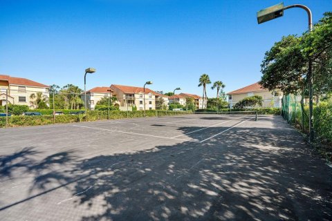 Condo in Coral Springs, Florida, 2 bedrooms  № 2086883 - photo 30