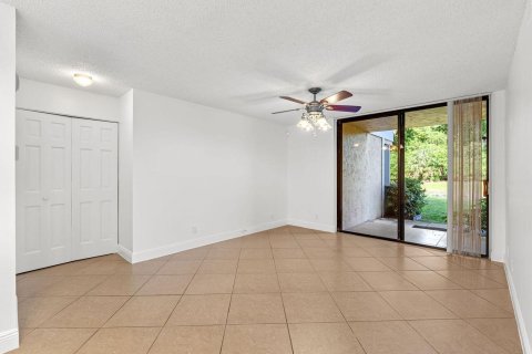 Condo in Coral Springs, Florida, 2 bedrooms  № 2086883 - photo 15